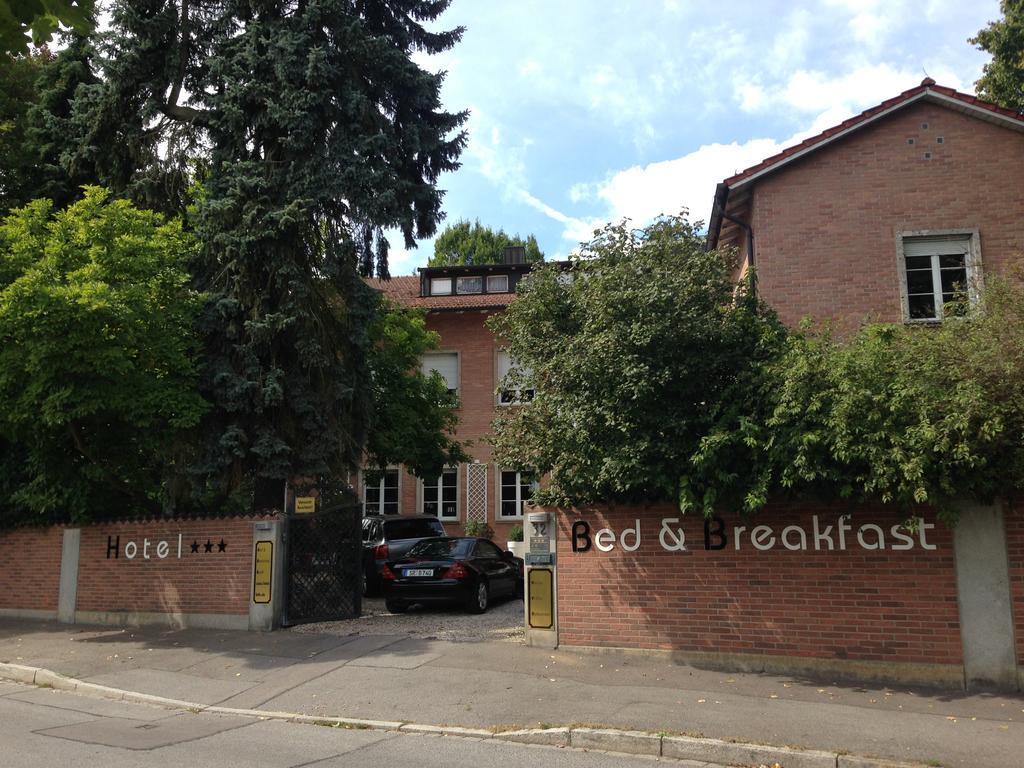 Hotel B&B Bredl In Der Villa Ballestrem Straubing Exterior photo