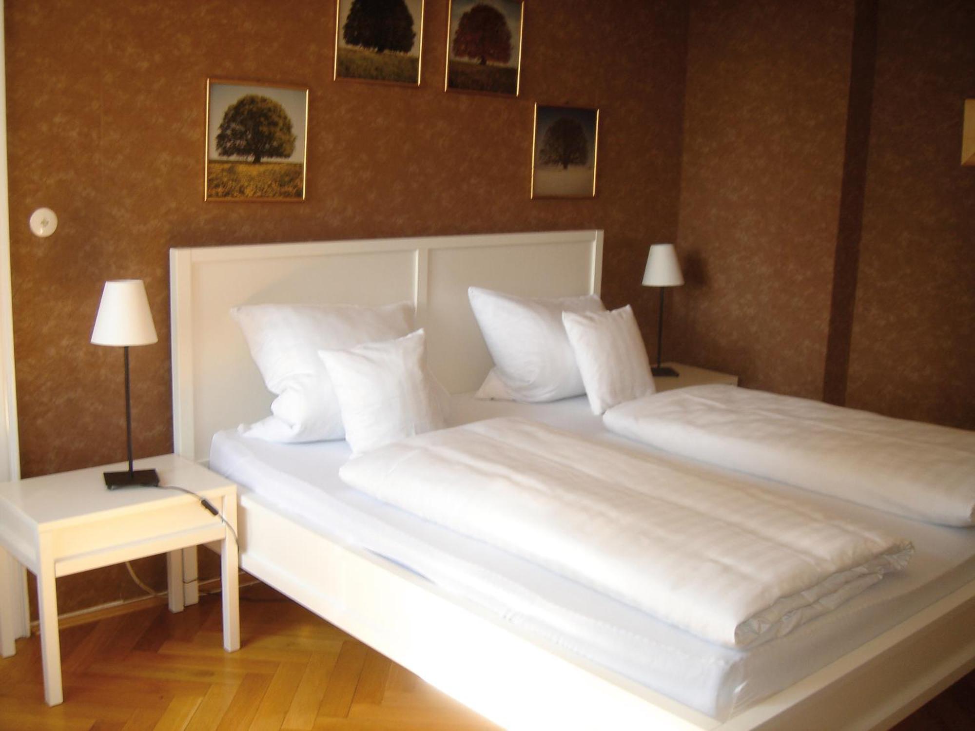 Hotel B&B Bredl In Der Villa Ballestrem Straubing Exterior photo