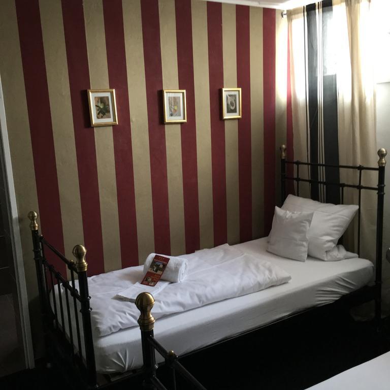 Hotel B&B Bredl In Der Villa Ballestrem Straubing Exterior photo