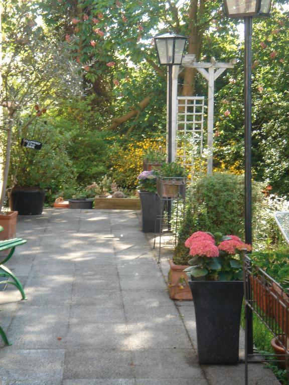 Hotel B&B Bredl In Der Villa Ballestrem Straubing Exterior photo